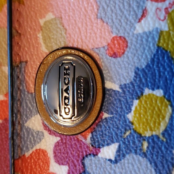 Coach Peyton Floral Medium Wristlet - Picture 5 of 11